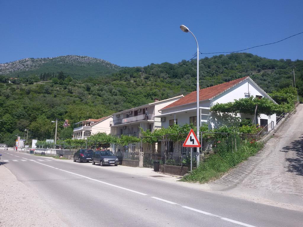 Apartmani Ivana Teodo Esterno foto